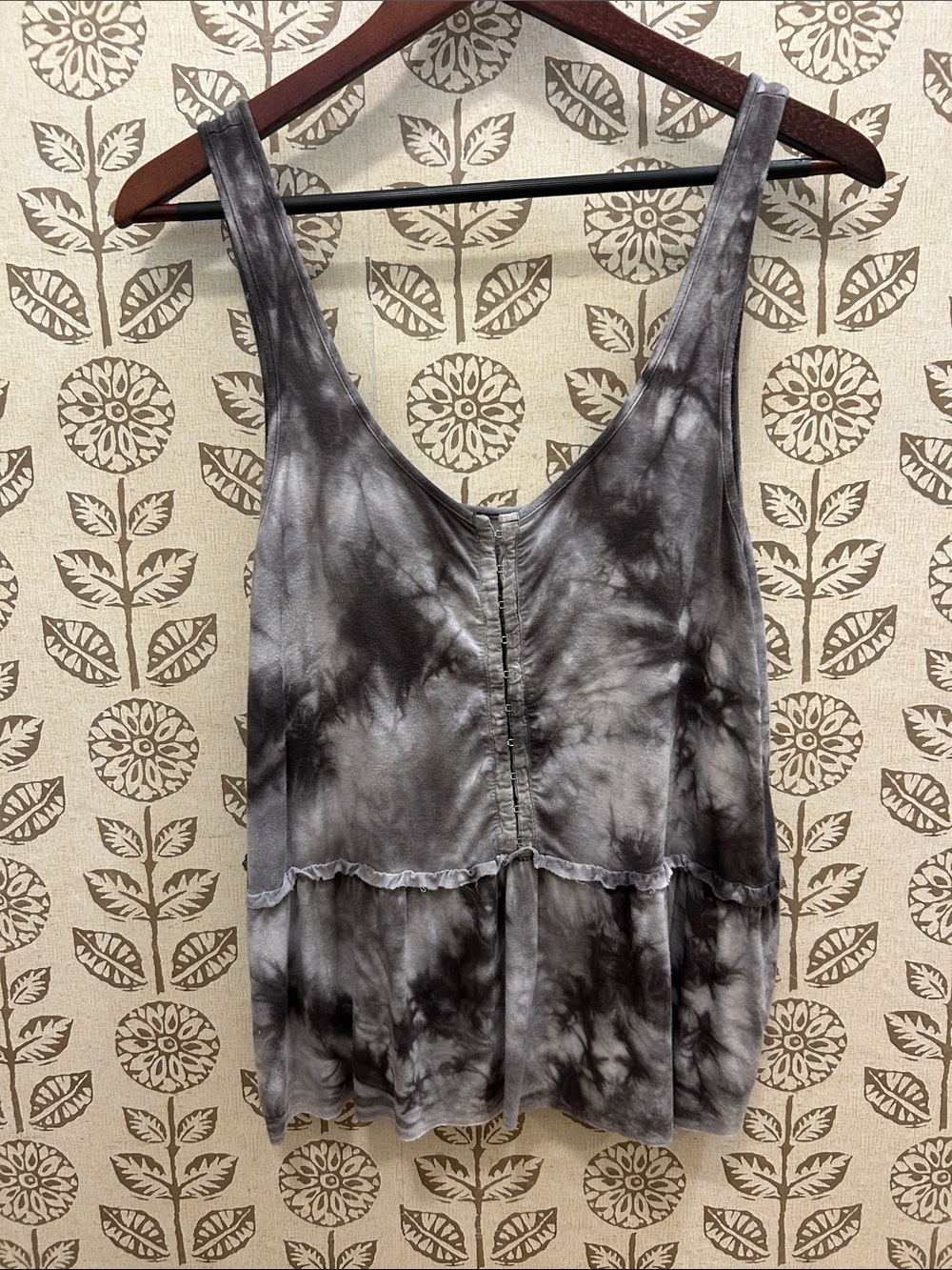 American Eagle Outfitters Gray Tie-Dye Ruffle Tank